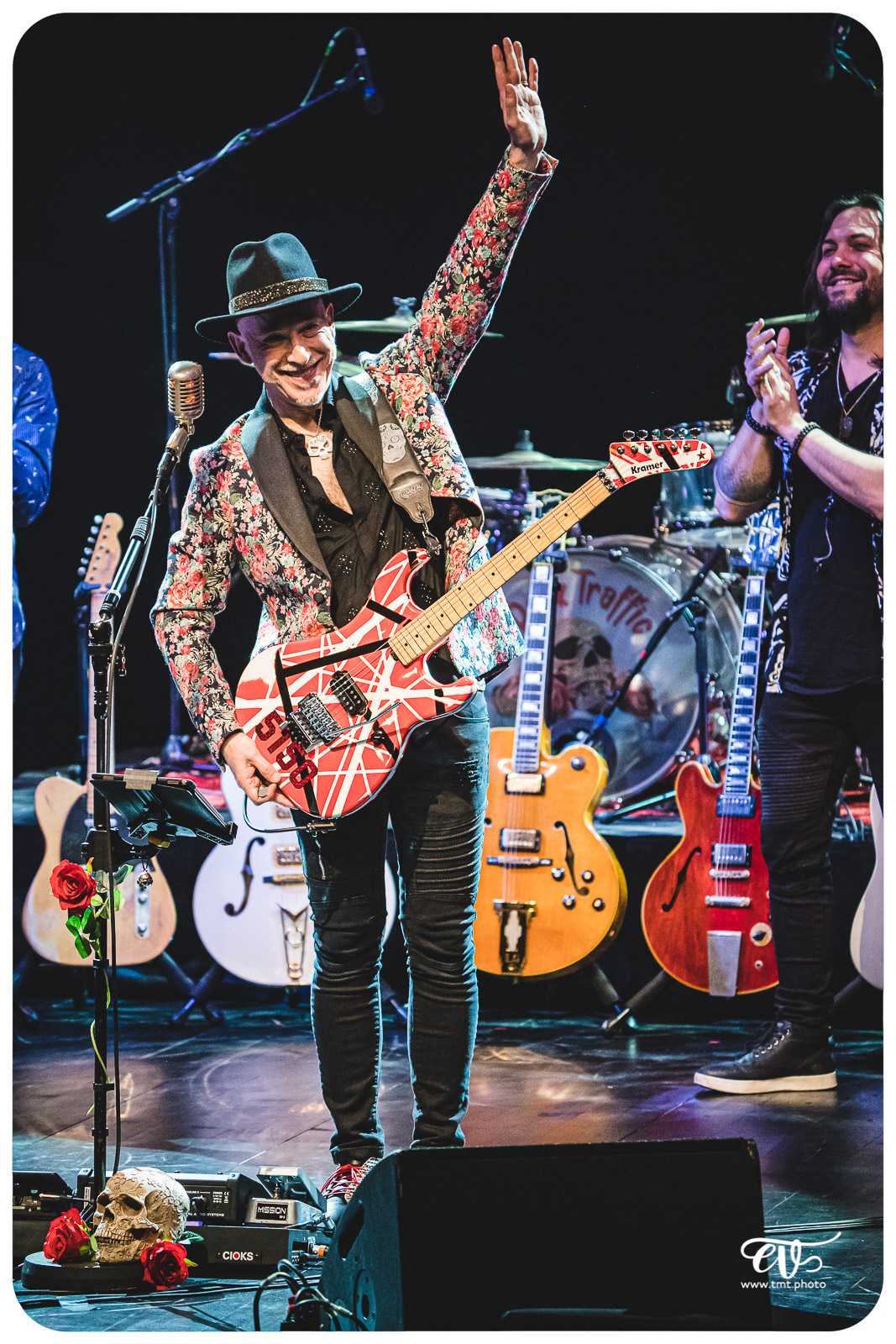 L'HISTOIRE DU ROCK EN 13 GUITARES